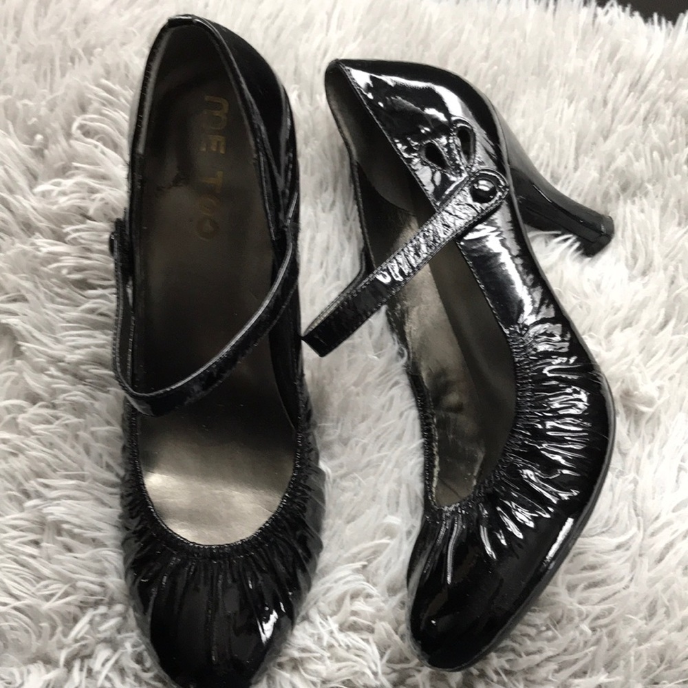 Me Too heels size 9